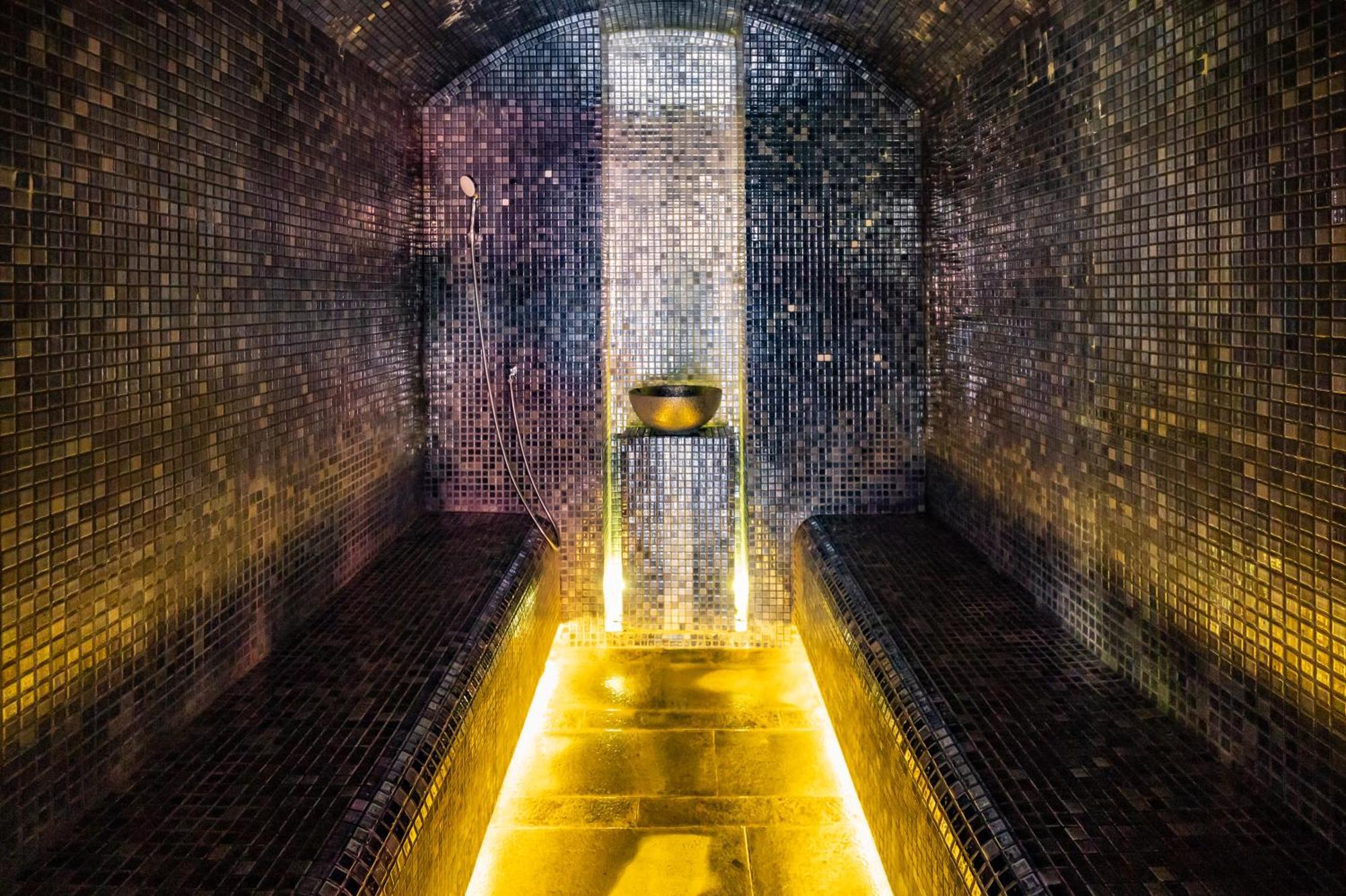 Q Villa Săcele Exteriör bild