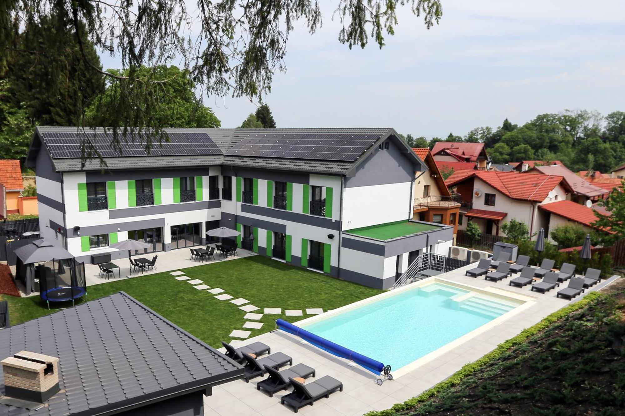 Q Villa Săcele Exteriör bild