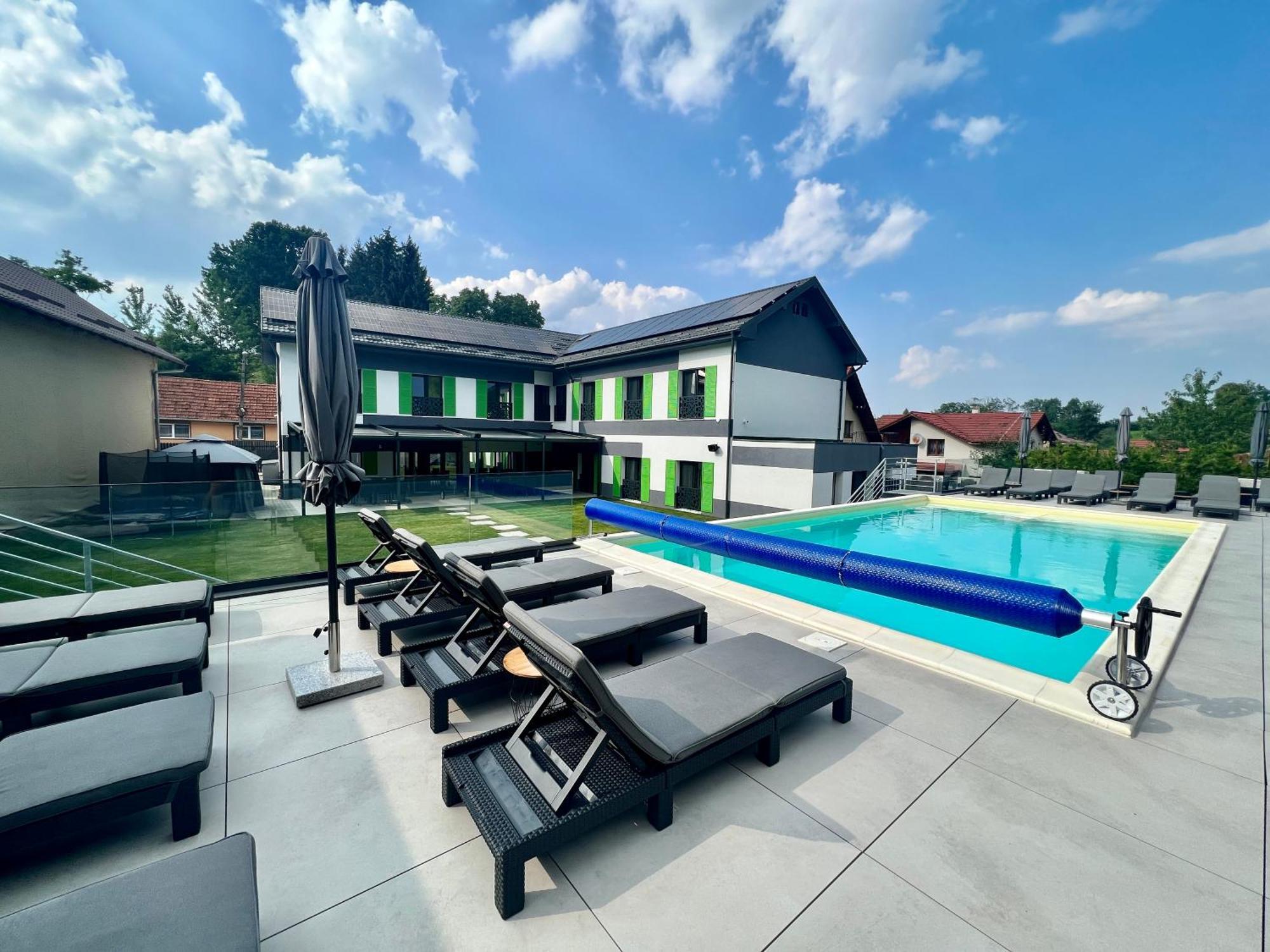 Q Villa Săcele Exteriör bild
